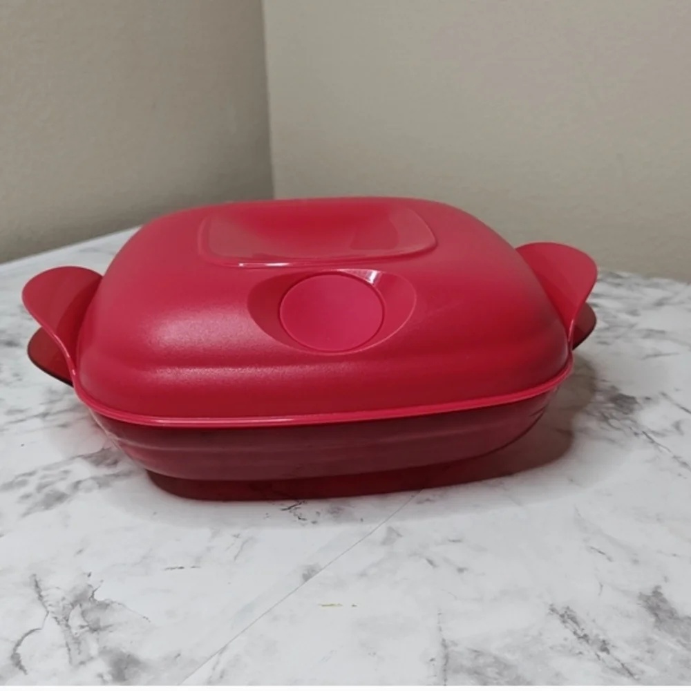 Tupperware Vent ‘N Serve 475ml Red Square Microwave Dish with Vented Lid